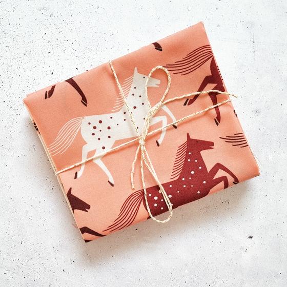 Fat Quarter Paket (4 FQ ) - Wild Horses and Ladybugs