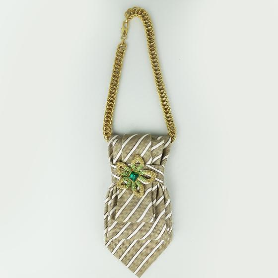 goldmarie Schmuck-Krawatte mit Strass-Blume - Vintage Krawatte recycelt - beige - upcycling Unikat