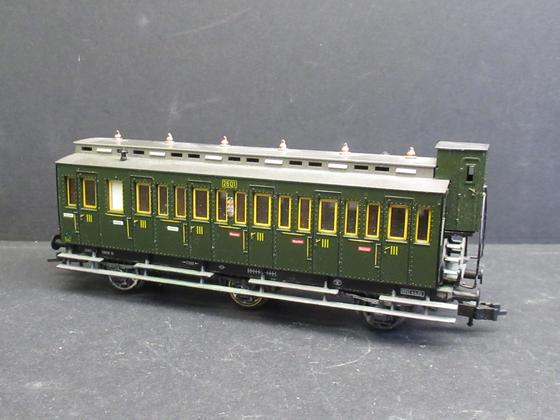 Fleischmann 5694 SNCF Abteilwagen 3.Klasse mit Bremserhaus grün Spur H0