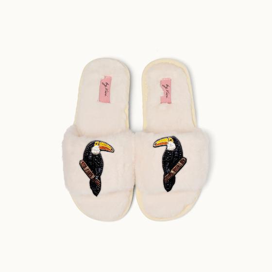 By Vivi. Brosche TUKAN - für Slipper, Kleidung, Taschen und mehr - schwarz-bunt