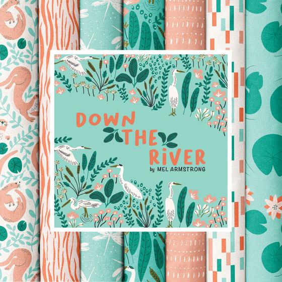 Cloud9 Fabrics Down the River von Mel Armstrong – Bio-Baumwollstoff mit Naturmotiven, Reihern, rosa Ottern und Seerosen in harmonischen Grün-, Türkis- und Rosatönen.