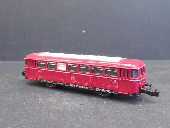 Arnold 2911 BR 998.0 (ex VB 98) Schienenbus-Beiwagen, 2.Klasse rot Spur N