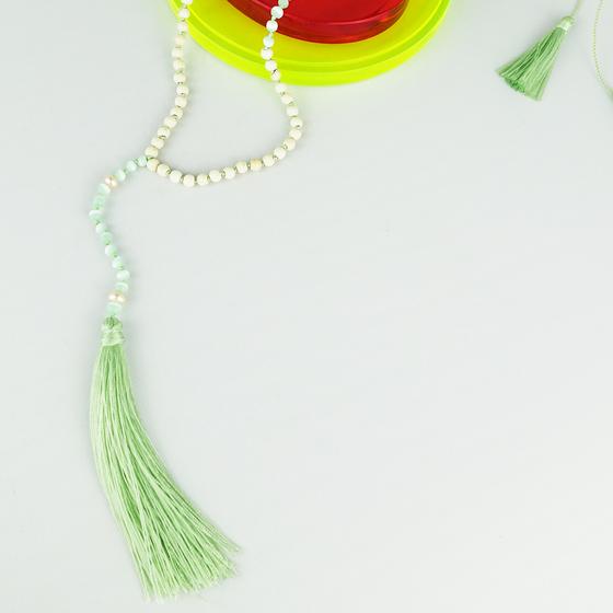 goldmarie Kette SUMMER LOVE mit Fransenbommel - mint-cremeweiß 