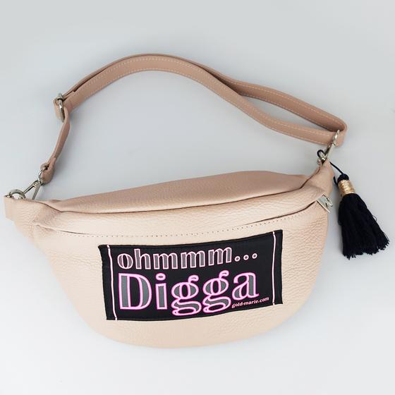 goldmarie XL Gürteltasche HIPBAG OHMMM DIGGA Neonschrift Look Leder puder