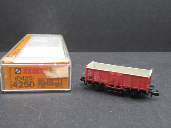 Arnold 4250 Güterwagen Hochbordwagen Om 31 der DB Spur N OVP