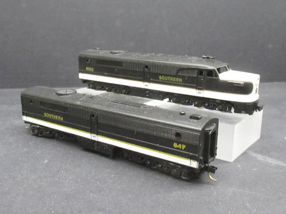 Con-Cor 1400 303 US Diesellok Alco PA-1+PB1 Booster Unit Southern 6005+ 547 mit Motor Spur N