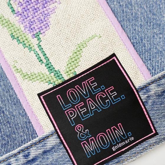goldmarie Jeansweste LOVE PEACE MOIN - NR 43 - Stick-Applikation - Recycelt aus einer Jeansjacke - denim washed
