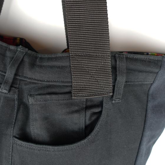 goldmarie Shopper Tasche JEANS Recycelt - LOVE PEACE MOIN meets Art - reversible - denim schwarz - 37x38x15cm