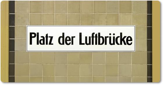 Ubahnhof Platz der Luftbrücke -U-Bahn Souvenir Magnet Kühlschrankmagnet Berlin von tom bäcker - U6 - Tempelhof - Paradestrasse - Tempelhofer Feld - Kreuzberg - Flughafen - Rosinenbomber 