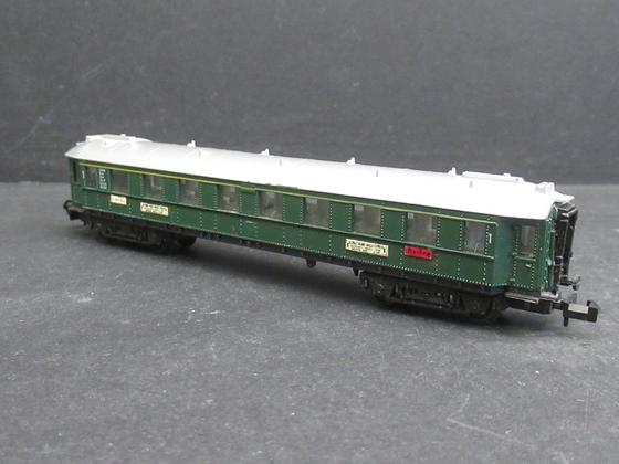 Arnold 3310 301 Eilzugwagen DB grün  1 Klasse Spur N