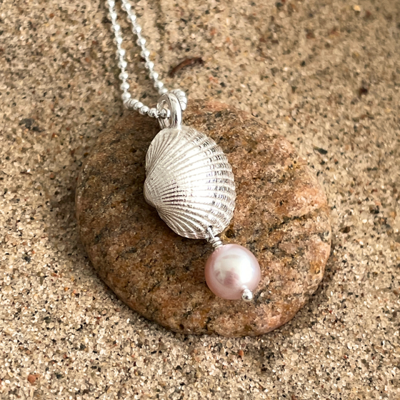 anhaenger_herzmuschel_silber_perle