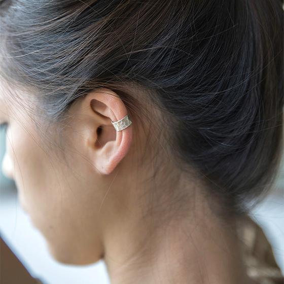 Ear Cuff Hammered Silber