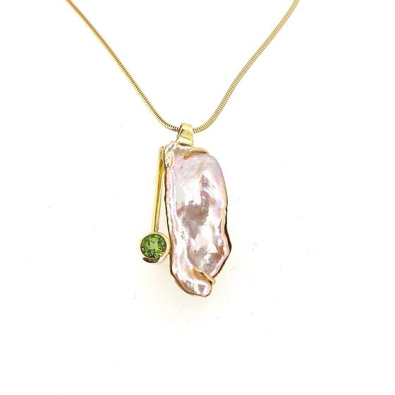 Goldanhaenger_mit_rose_Perle_und_Peridot