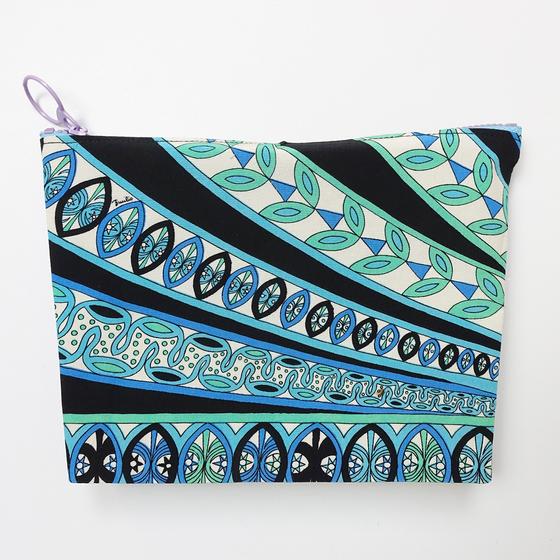 goldmarie Seidentuch-Weste MOINGIORNO - Vintage-Stoff Recycelt - schwarz-blau - reversible LOVE PEACE MOIN - mit Kosmetiktasche