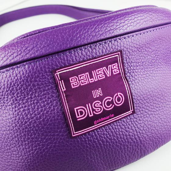 goldmarie XL Gürteltasche I BELIEVE IN DISCO lila Label - Leder - purple