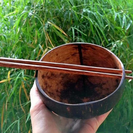 Kokosschale & Chopsticks