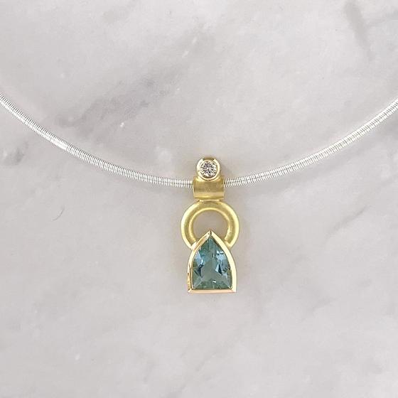 Anhänger mit Halsreif 750 Gold, 1,4mm dick, 45cm