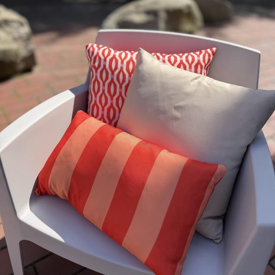 Dutch Decor APOLLO - Outdoor Kissen 30x50 cm - Gestreift orange rot