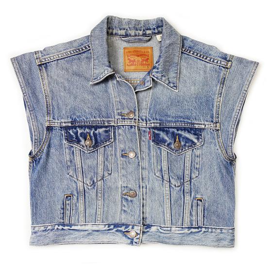 goldmarie Jeansweste LOVE PEACE MOIN - NR 43 - Stick-Applikation - Recycelt aus einer Jeansjacke - denim washed