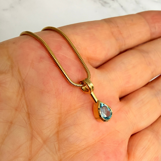 anhaenger_aquamarin_gold_blau