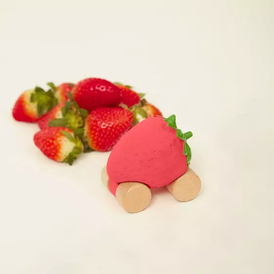 Oli&Carol Baby Car Toy Sweetie the Strawberry