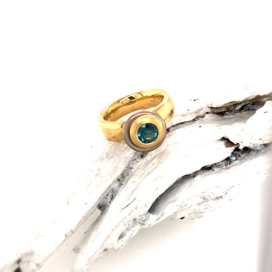 Beweglicher Ring mit Geräusch und Turmalin