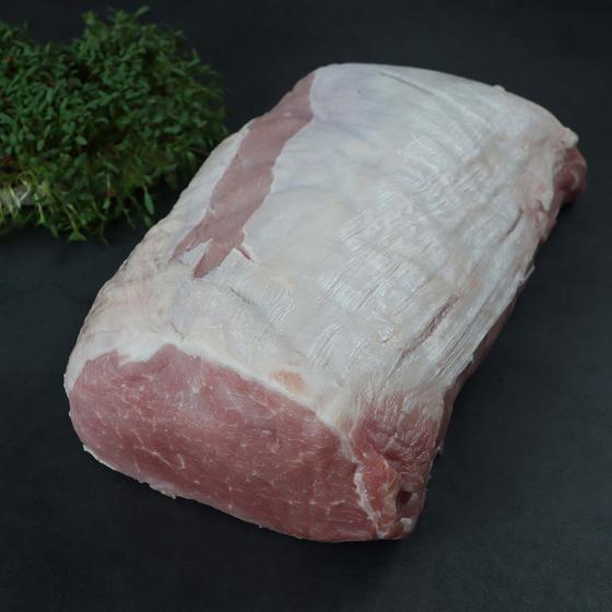 Schweinelachs vom Offenstallschwein, roh