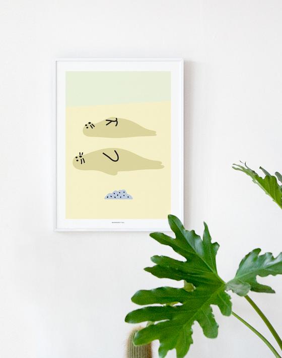 Warmgrey Tail Print Seal Friends