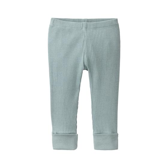 People wear Organic Leggings Balsamgrün