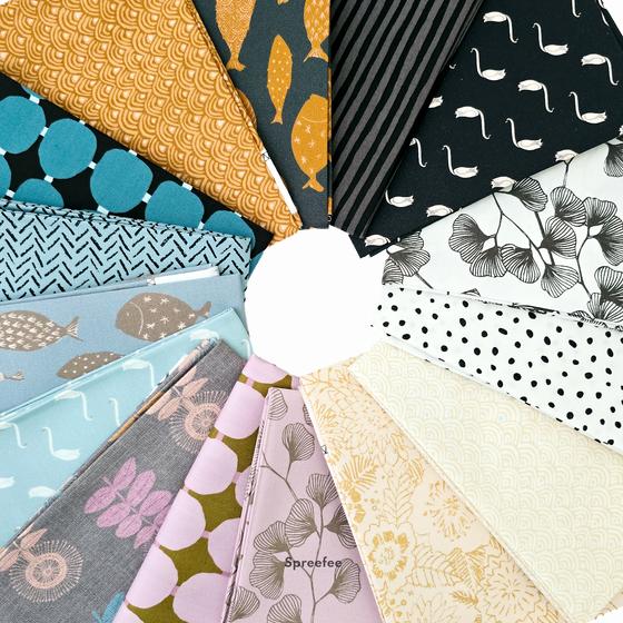 Art Gallery Fabrics Sgraffito Fat Quarter Bundle von Katarina Roccella mit 17 verschiedenen Baumwollstoffen in modernen Mustern und harmonischen Erd-, Rosa- und Grautönen.