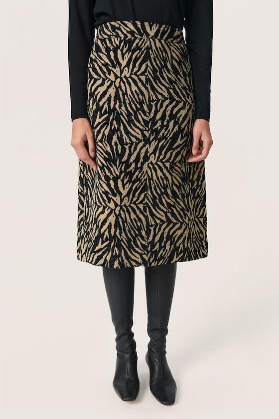 SOAKED IN LUXURY Jacquard Rock SLLYLIA 30407237 - Zebramuster - schwarz-sand