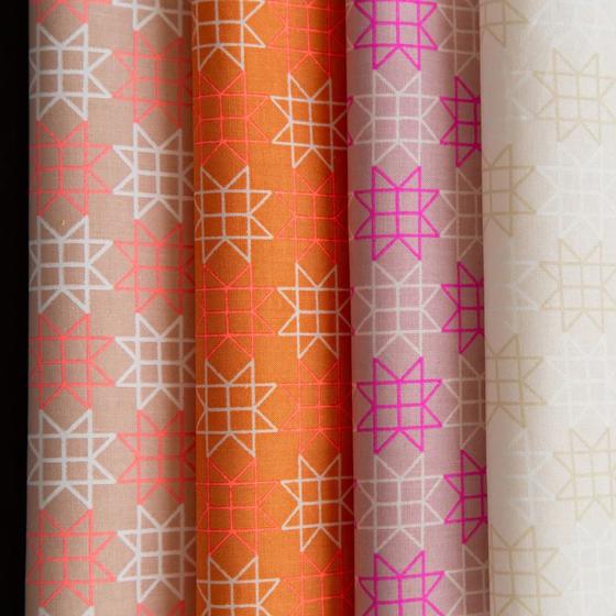 Paper Cuts 2 Stoff von Rashida Coleman-Hale für Ruby Star Society mit grafischem Muster fPaper Cuts 2 Stoff von Rashida Coleman-Hale für Ruby Star Society mit grafischem Muster für Taschen