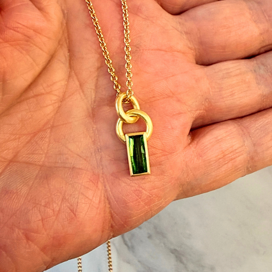 turmalin_anhaenger_handarbeit_gold