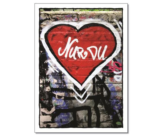 Klassische Postkarte - Foto einer Wand mit mehren Graffitis. Im Mittelpunkt steht ein grosses Herz in welchem Nur Du steht. 