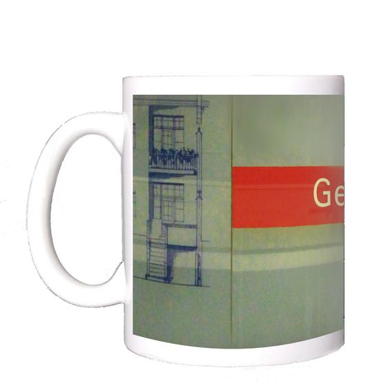 U-Bahnhof Gern Kaffeetasse - weiße Schrift auf rotem Schild, vor grauer Steinwand, mit blauer Zeichnung auf der linken Seite