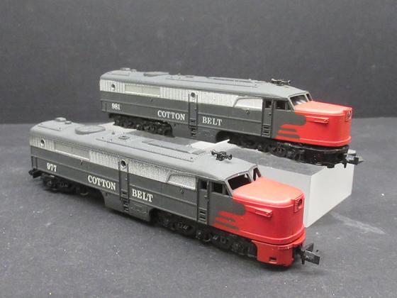 Con-Cor 1400 304 US Diesellok Alco PA-1 Santa Fe silbern/rot mit Motor Spur N