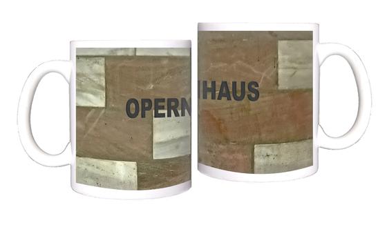 U-Bahn-Tasse Nuernberg Opernhaus der Linien U2 und U3 in der originalgetreuen Stations-Gestaltung mit dunkle Buchstaben auf altrosa marmorisierter Rückwand in Patchwork