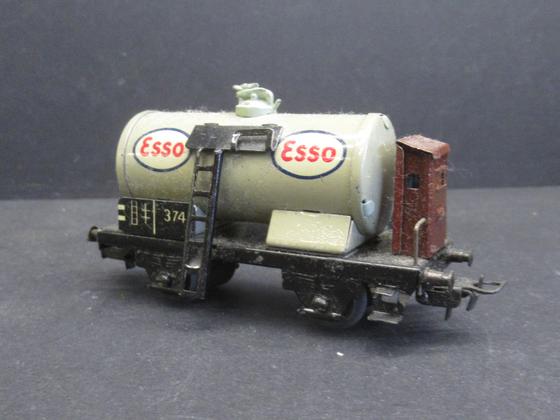 Märklin 374 2-achs Kesselwagen ESSO mit Bremserhaus Spur H0 AC