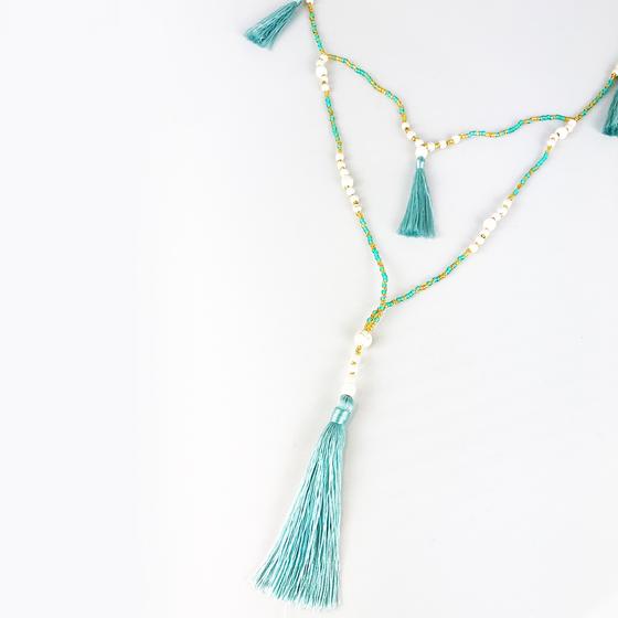 goldmarie Perlenkette MANUE mit Fransen-Quast - weiß-blaugrün-mint-gold