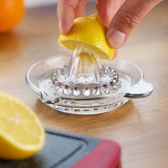 Zitruspresse aus Glas