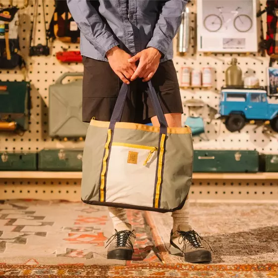 Mountain Utility Tote Black