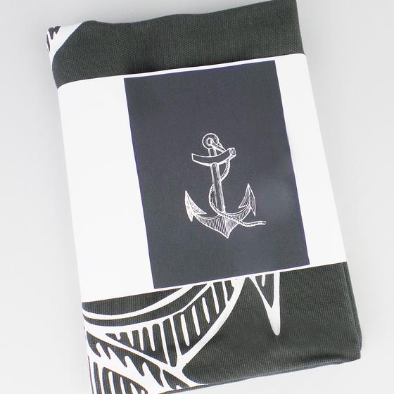 17;30 made in Hamburg Geschirrtuch ANKER grau-weiß