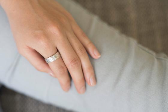 Hammered Band Ring Silber