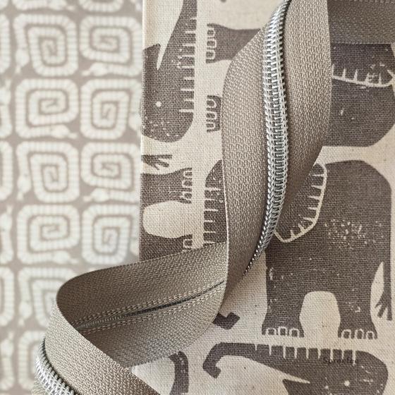 Endlos Reißverschluss greige silber metallisiert für Taschen nähen Made in Germany