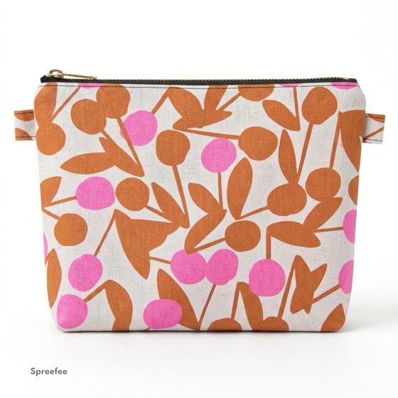 Pouch Nähset mit See you at Six Canvas, Innenstoff und ReißverschlussPouch Nähset mit Cherry Garden Canvas, Innenstoff und Reißverschluss