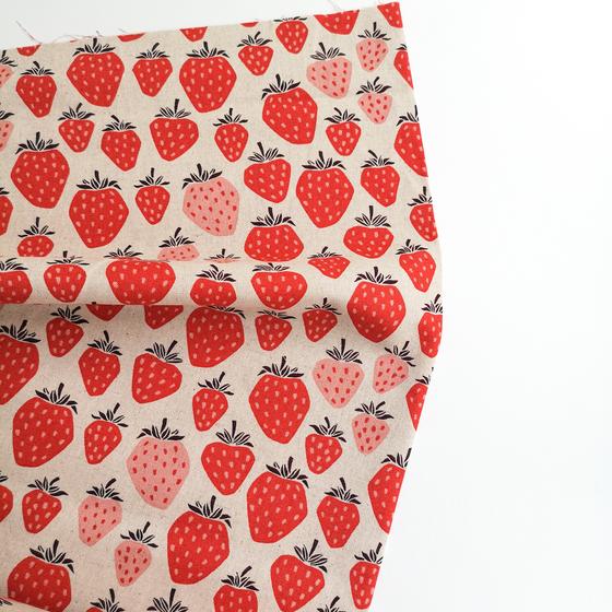 Cotton + Steel Canvas – Queen of Berrys True Red – Under the apple tree - Loes van Oosten