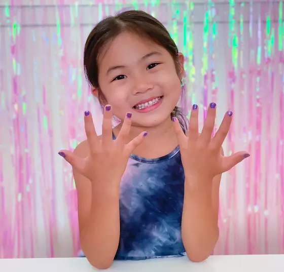 Miss Nella Nagellack Galactic Unicorn
