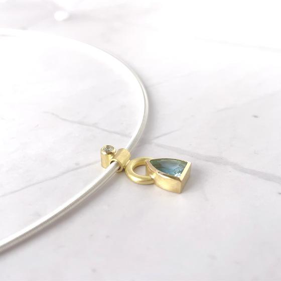 Anhänger mit Halsreif 750 Gold, 1,4mm dick, 45cm