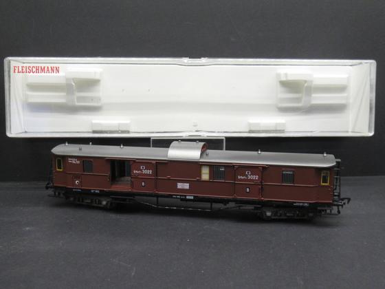 Fleischmann 5800 Gepäckwagen Typ Erfurt der K.P.E.V. in braun für Spur H0, OVP