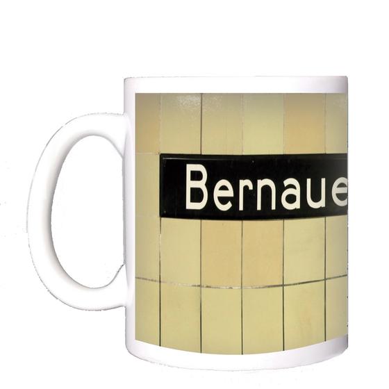 U-Bahn Kaffeebecher Kaffeetasse U-Bahnhof Bernauer Straße Linie U8 von tom bäcker Geschenkidee Berlin - Mauer Gedenkstätte - Todesstreifen - Berliner Mauer - Prenzlauer Berg - Mitte - Wedding - Mauerpark - Flohmarkt Rosenthaler Platz - Voltastraße